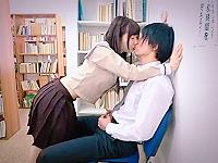 静かな図書室で可愛い制服JKに迫られ壁ドンされてじっくり&ねっとり濃厚キスで骨抜きにされちゃう男性教師の禁断エッチ 一ノ瀬恋 裏アゲサゲ 女性のための無料アダルト動画