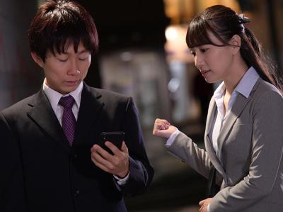 結城結弦/初川みなみ 美人なのにドジっ子な所が可愛い女上司が残業を手伝ってくれた後輩男性社員を自宅に招きノーパン&ノーブラで誘惑し絶倫の巨根の強チンポで翌朝までヤリ倒されちゃう浮気H YouJizz