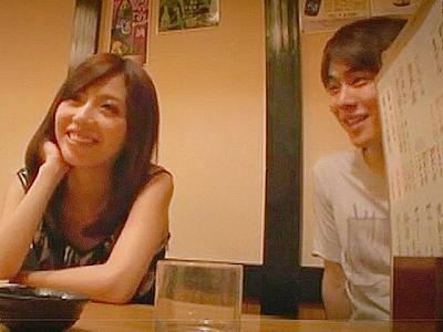 鈴木一徹/横山美雪　営業中の居酒屋でイケメン男優とスレンダー美女が店内のアチコチで周囲の酔客にバレないように致しちゃうドキドキハメ撮りSEX VJAV