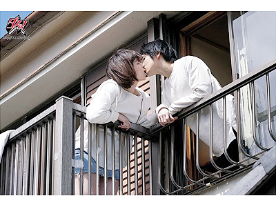 堀内ハジメ/石原希望　両親の旅行で二人きりになった巨乳でツンデレな美少女が幼馴染への想いを爆発させ欲望のままにリビングや寝室で情熱的に求め合うドキドキ初エッチ HCLIPS