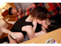 保志健斗/花音うらら　引っ越し祝いの宅飲みで酔いつぶれた友人の傍らで新生活を始めたばかりのカップルが抑えきれない性欲に身を任せこっそり愛を重ねちゃうドキドキ同棲エッチ SILK LABO