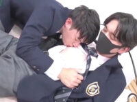 【BL】YUKIYA お揃いのブレザー姿の先輩男子にチュッチュされる色白肌の美形な後輩君が下半身だけ裸にされて生掘りされちゃうBLエッチ TheGay